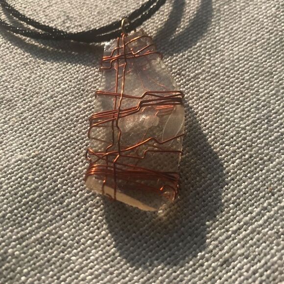 🌊 HANDCRAFTED CLEAR SEAGLASS DRUZY NECKLACE 🌊 - Picture 2 of 7